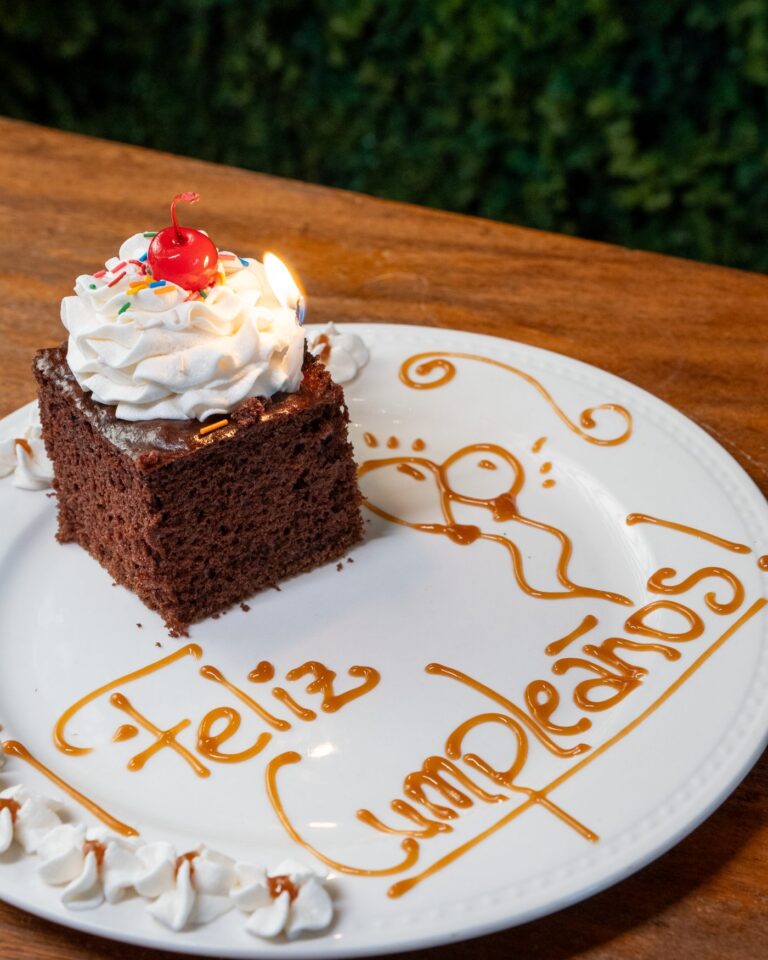 Brownie cumpleañero de RiQUi's, cortesía para quien celebra su cumpleaños presentando identificación