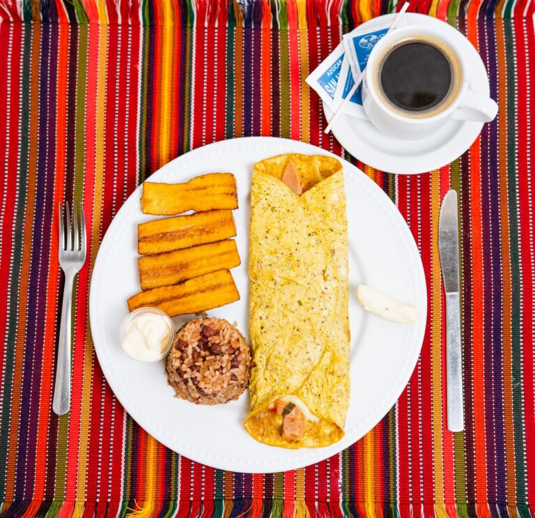 Super Omelette de RiQUi's, servido en el desayuno