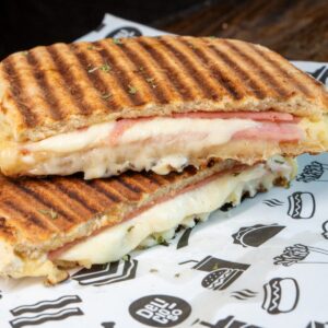 panini-del-dia-lunes-jamon-y-queso.jpg